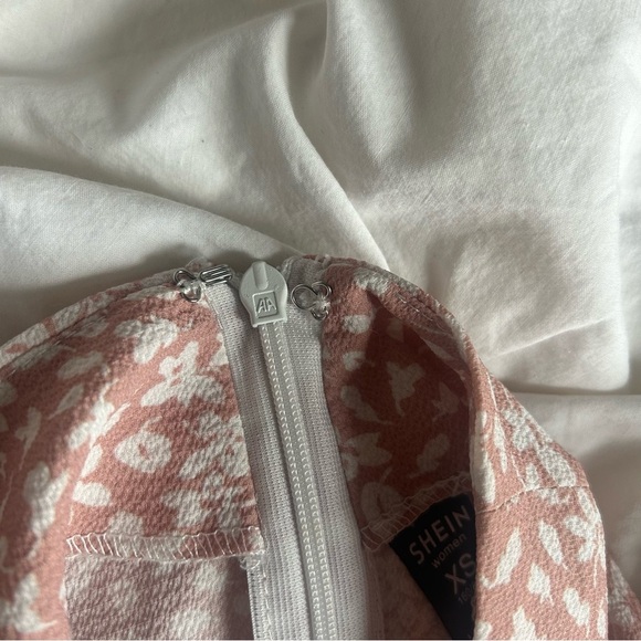 Women’s XS SHIEN Summer light weight floral print skirt - Picture 5 of 7